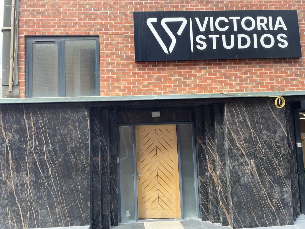 Victoria Studios London Kültér fotó